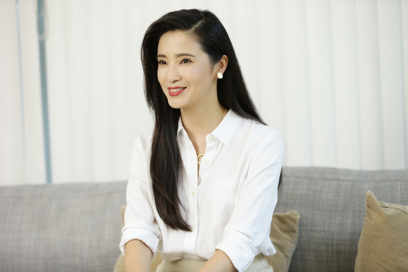 Gong Beibi on couch Gong Beibi on couch