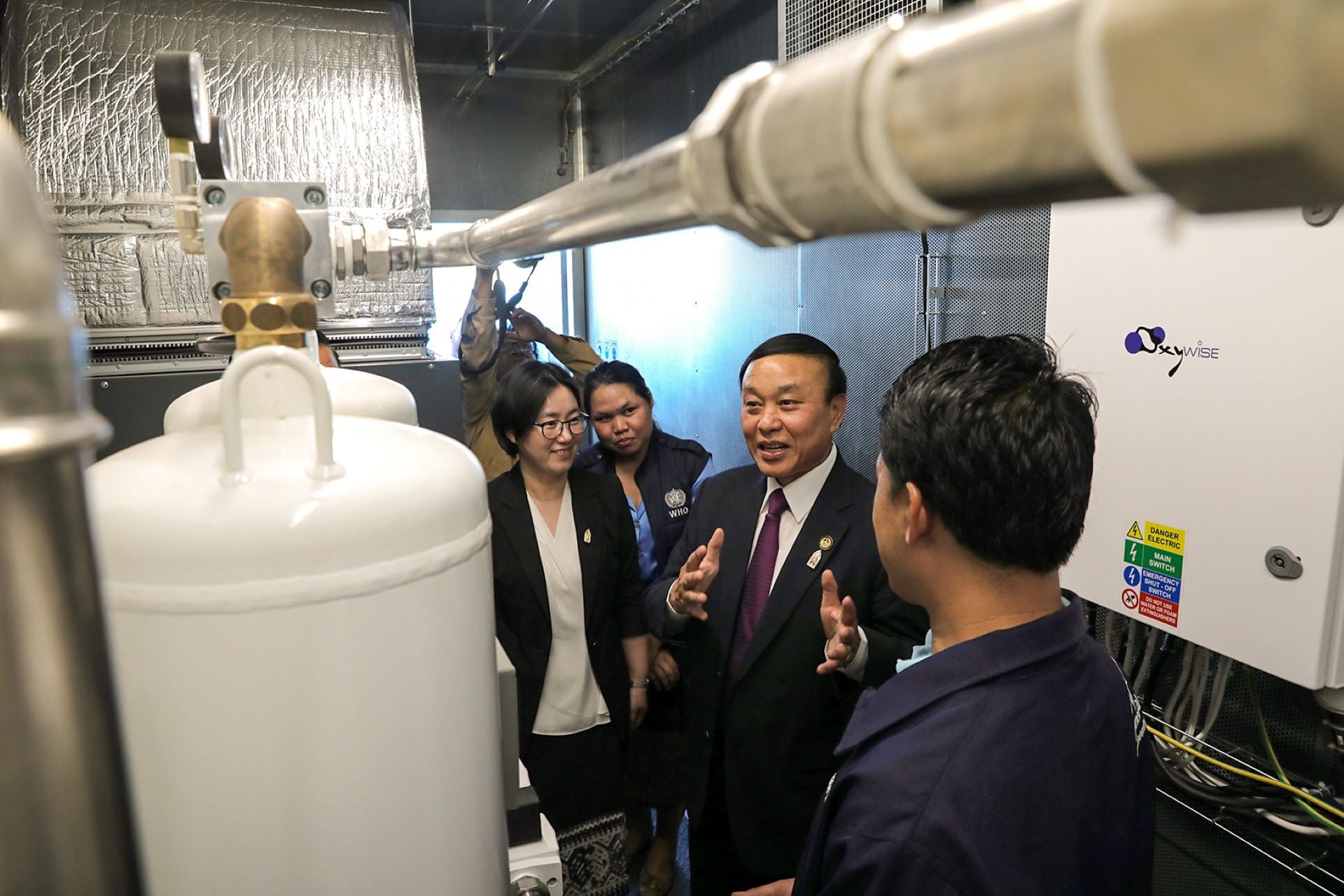 Lao PDR Minister of Health inspecting Luang Prabang Provincial Hospital’s new oxygen plant